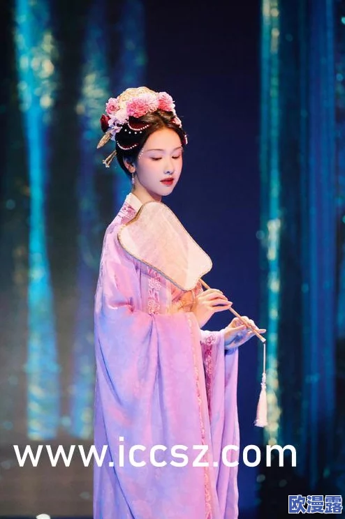 男女打扑克全程不盖被子，惊人画面引发网友热议：谁敢如此大胆！