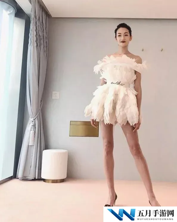 国产亚洲美女精品久久久2020：震惊！新一季模特大赛冠军竟然是她，背后故事令人难以置信！