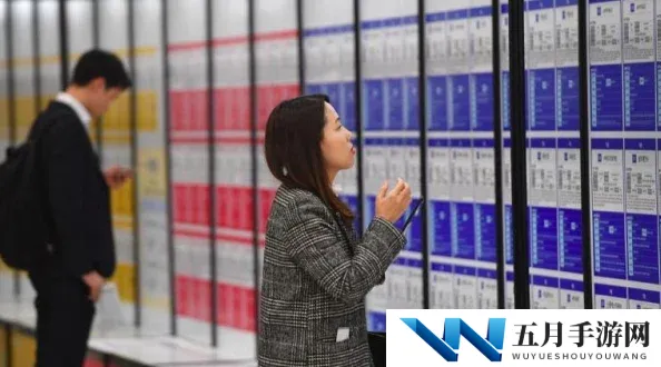 年轻的女教师6韩国dh：揭示教育行业中的性别歧视与职场挑战，引发社会广泛关注与讨论