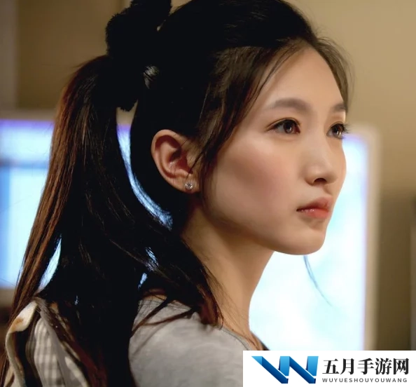 色妞女女女女女bbbb近日引发热议网友纷纷讨论其背后的文化现象和社会影响成为社交媒体上的热门话题