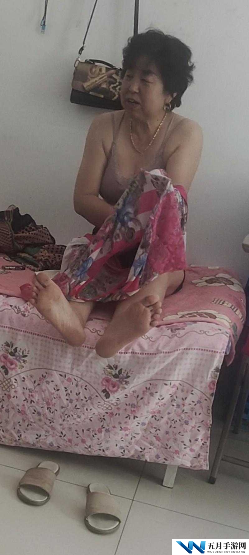 熟女逼逼败火：释放压力的独特方式
