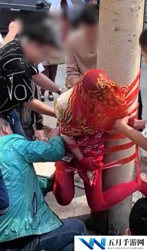 女生为何手脚被绑嘴巴还封上胶带？背后真相究竟是什么？需要强调的是，这种情景可能涉及到非法或不道德行为，我们应该坚决反对和谴责任何形式的暴力和侵犯他人权利的行为
