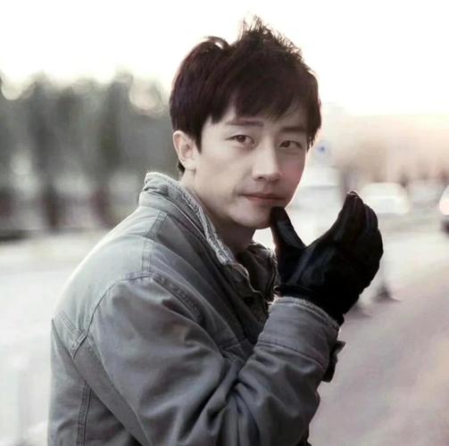 黄轩娱乐圈的朋友圈：不简单