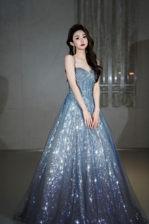 揭开璀璨星空：那些身材出众的女明星们