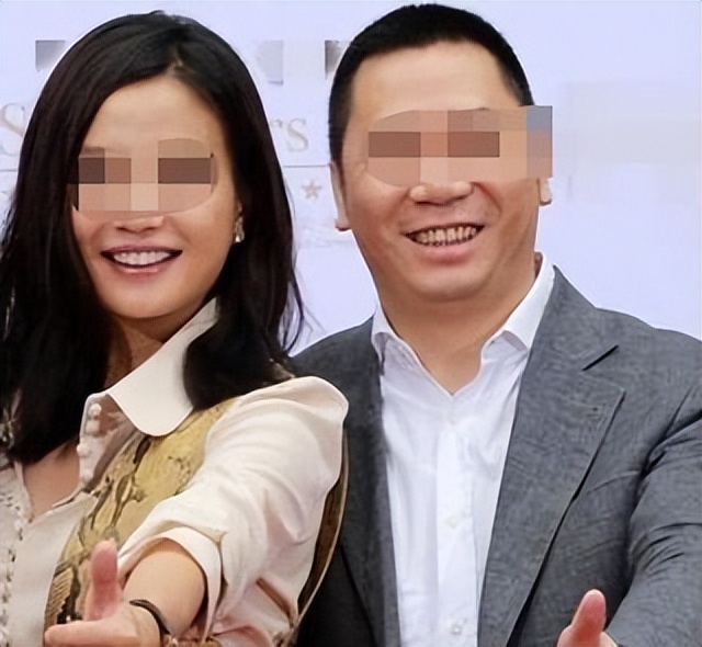 赵薇现在还在娱乐圈吗_赵薇被封杀近4年后现状_赵薇近照曝光面相变化