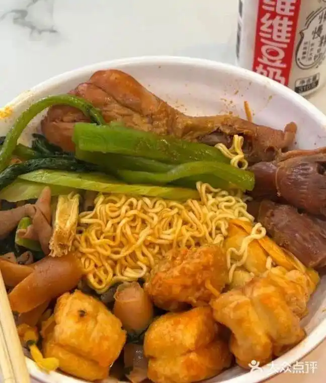 今年最诡异的餐饮网红，用工业辣椒精征服年轻人？